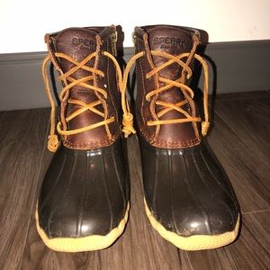 Sperry Winter Duck Boots (7 but ft like 8)